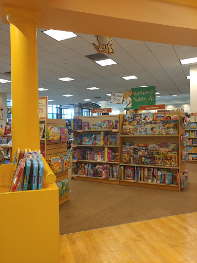 Book Store «Barnes & Noble», reviews and photos, 58 S 32nd St, Camp Hill, PA 17011, USA