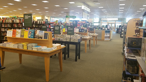 Book Store «Barnes & Noble», reviews and photos, 300 Indian Lake Blvd, Hendersonville, TN 37075, USA