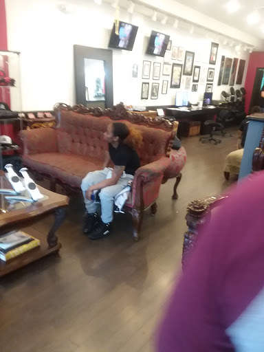 Tattoo Shop «Miami Tattoo Co.», reviews and photos, 1218 Washington Ave, Miami Beach, FL 33139, USA