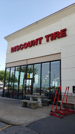 Tire Shop «Discount Tire Store - Georgetown, TX», reviews and photos, 1104 Rivery Blvd, Georgetown, TX 78628, USA