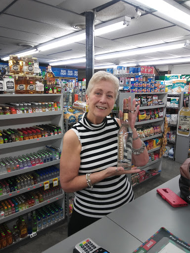 St Clair Liquor Shop, 1204 S Riverside Ave, St Clair, MI 48079, USA, 