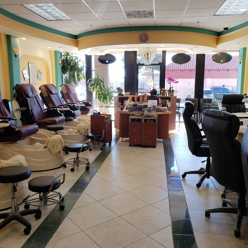 C T Nails & Spa