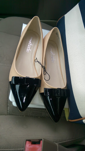 Fashion Accessories Store «Charming Charlie», reviews and photos, 4431 W 119th St, Leawood, KS 66209, USA