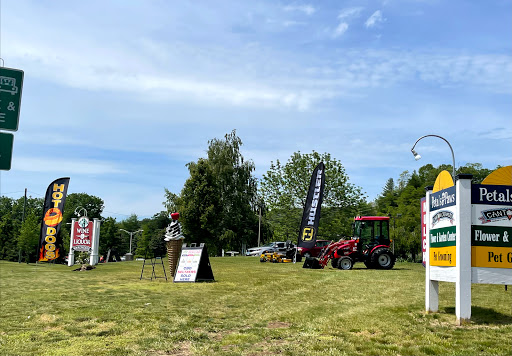 Wine Store «Wine & Liquor Warehouse», reviews and photos, 465 Albany Turnpike, Canton, CT 06019, USA