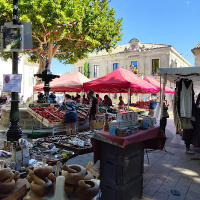 Marché de Sainte-Cécile à Sainte-Cécile-les-Vignes