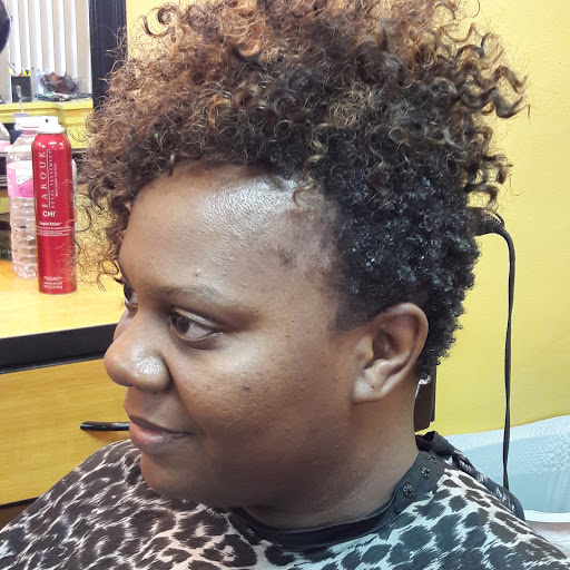 Beauty Salon «Sistaz Hair Salon», reviews and photos, 502 4th St, Lancaster, PA 17603, USA