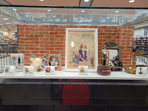 Book Store «Barnes and Noble», reviews and photos, 2500 N Mayfair Rd, Milwaukee, WI 53226, USA