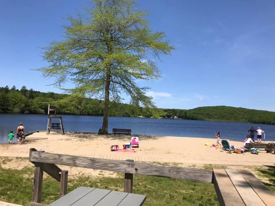 Cedar Lake Snack Shack 06412