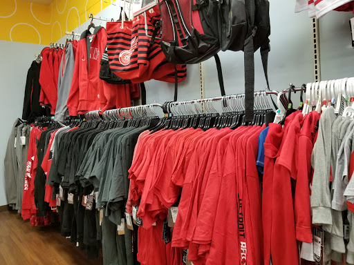 Discount Store «Kmart», reviews and photos, 5100 Dixie Hwy, Waterford Twp, MI 48329, USA