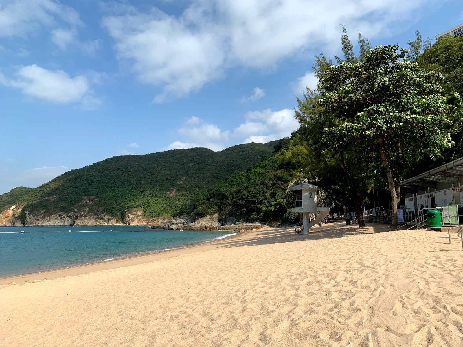 Photo de Chung Hom Kok Beach avec petite baie