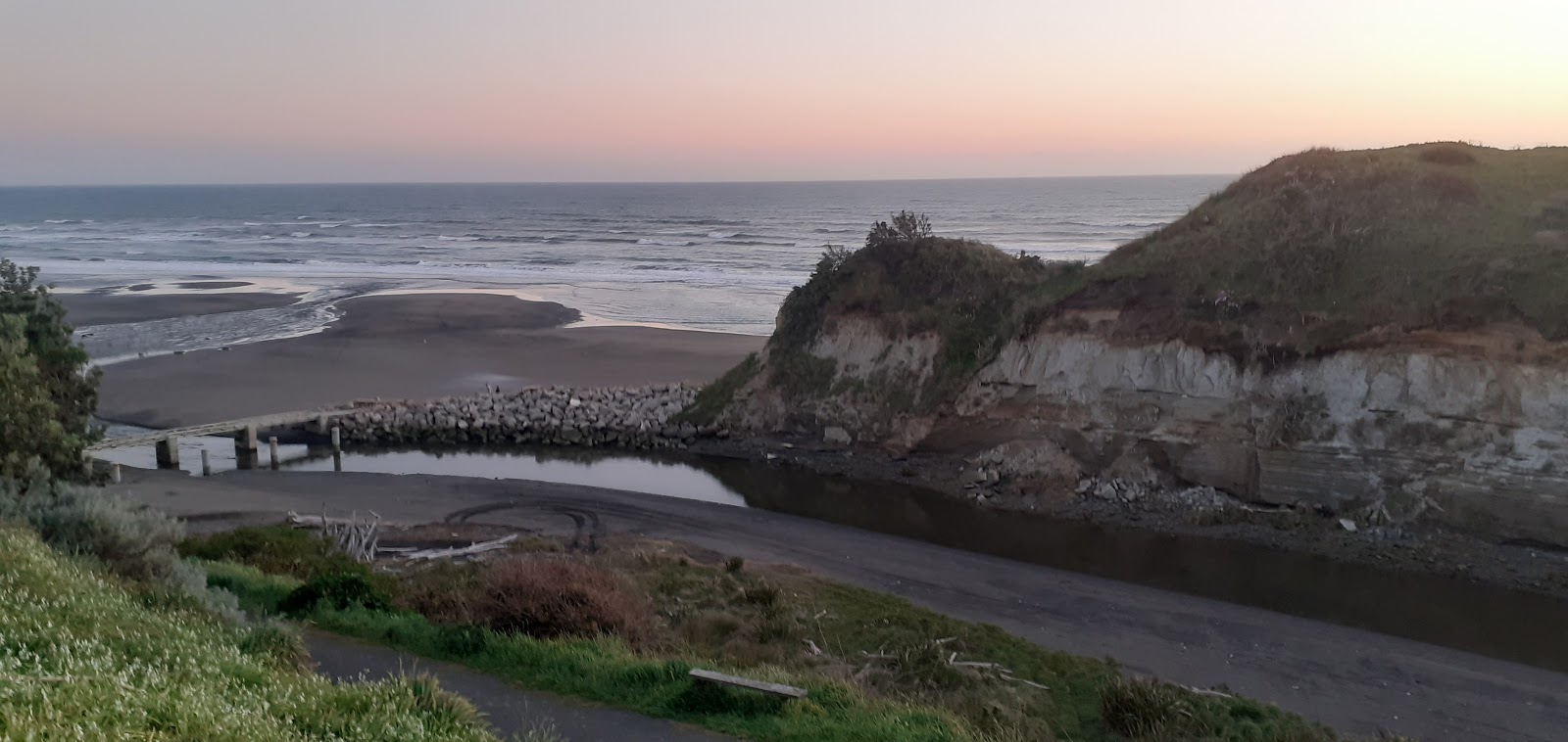 Foto van Mowhanau Beach voorzieningenruimte