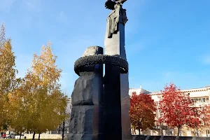 Памятник Доблестным Сынам Отечества image