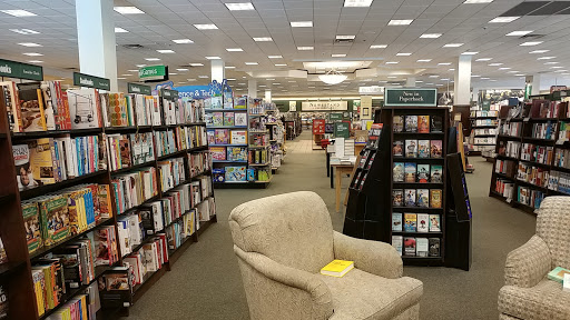 Book Store «Barnes & Noble», reviews and photos, 8029 Kingston Pike, Knoxville, TN 37919, USA