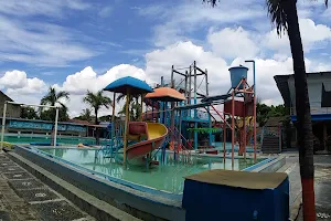 Jencia Park Swimming Pool image
