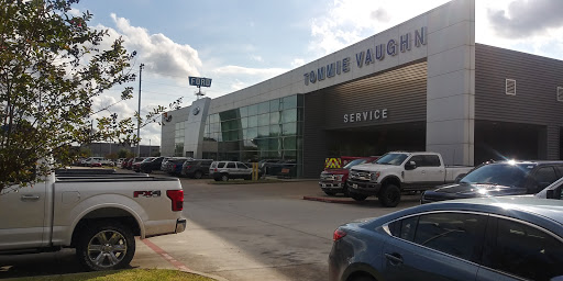 Car Dealer «Tommie Vaughn Ford», reviews and photos, 1201 N Shepherd Dr, Houston, TX 77008, USA