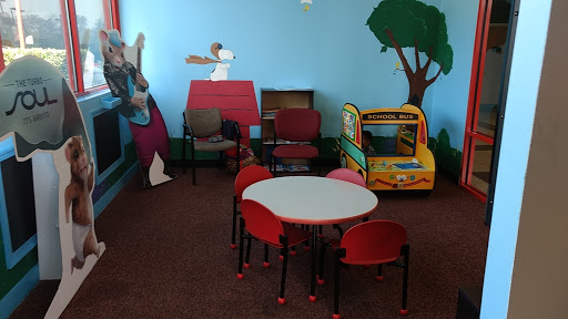 Kia Dealer «Ourisman Kia», reviews and photos, 4105 Auto Park Cir, Chantilly, VA 20151, USA