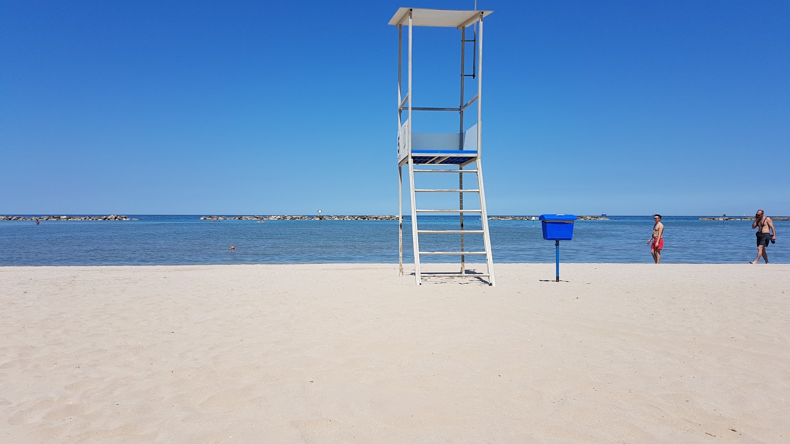 Fotografie cu Falconara beach zonă de stațiune de pe plajă