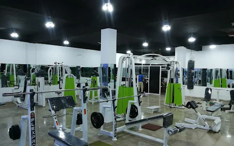 Cuts & Curves Gym Multan 3rd Branch image