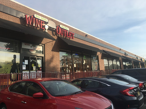 Wine Store «Wine Outlet», reviews and photos, 10 Meadowlands Pkwy, Secaucus, NJ 07094, USA