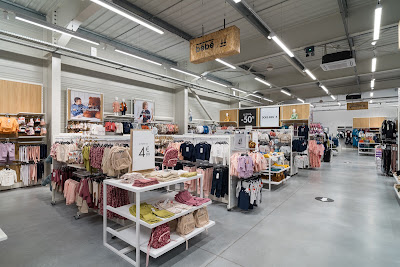 GEMO ST YRIEIX LA PERCHE Chaussures et Vêtements à Saint-Yrieix-la-Perche