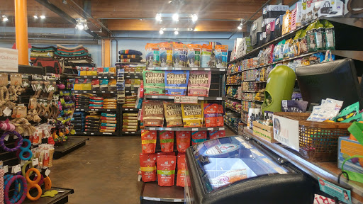 Pet Supply Store «Petapoluza Pet Supply & Grooming», reviews and photos, 114 N 36th St, Seattle, WA 98103, USA
