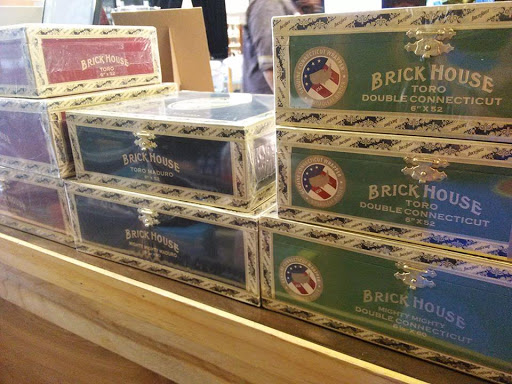 Tobacco Shop «Tobacco Town», reviews and photos, 17108 Fort St, Riverview, MI 48193, USA