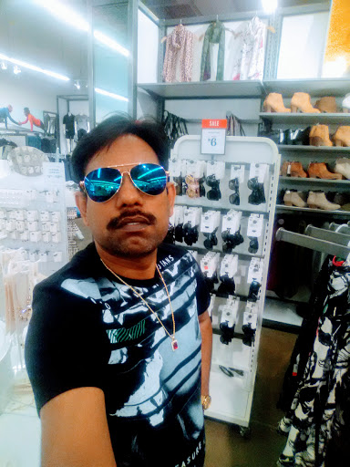 Clothing Store «Old Navy», reviews and photos, 20505 N Rand Rd, Kildeer, IL 60047, USA