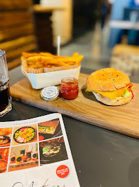 Plats et boissons du Restaurant de hamburgers L'Artisan du Burger - Levallois à Levallois-Perret - n°9