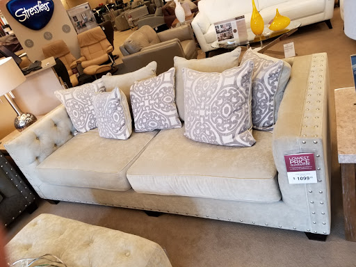 Furniture Store «Raymour & Flanigan Furniture and Mattress Store», reviews and photos, 275 Glen Cove Rd, Carle Place, NY 11514, USA