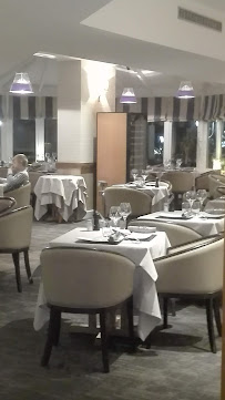 Atmosphère du Hôtel Restaurant Le Rive Gauche à Joigny - n°2