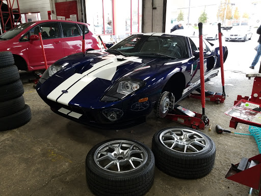 Tire Shop «Discount Tire Store - Oak Lawn, IL», reviews and photos, 6635 95th St, Oak Lawn, IL 60453, USA