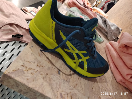 Geschäfte, um Handballschuhe zu kaufen Nuremberg