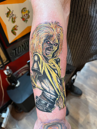 Explore alien tattoo ideas, creative tattoo ideas in Pittsburgh, available at inkadinkadoo tattoo studio