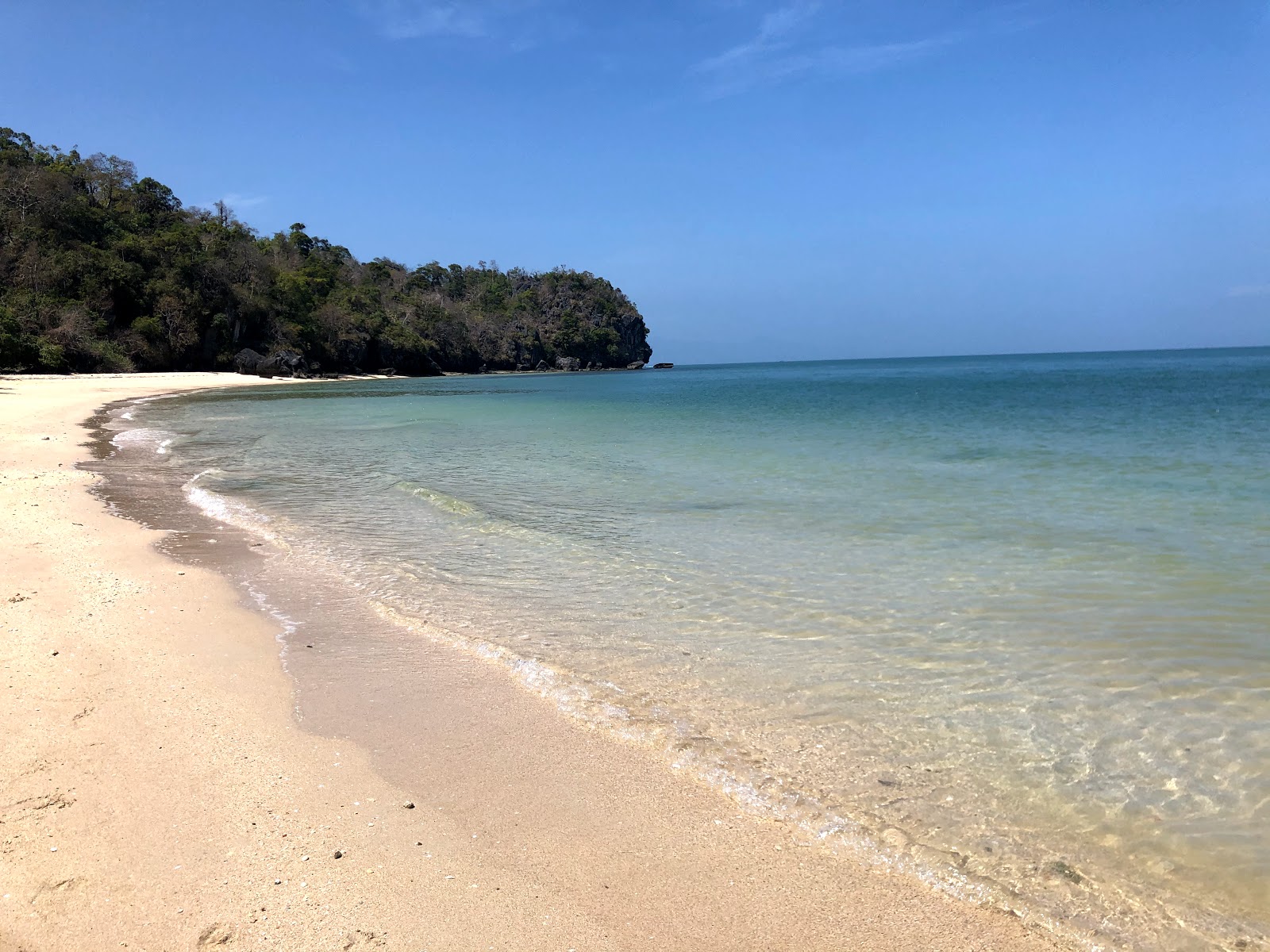 Photo of Pasir Panjang Beach with turquoise pure water surface