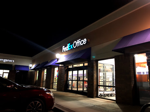 Print Shop «FedEx Office Print & Ship Center», reviews and photos, 3535 Hazelton Rd, Edina, MN 55435, USA