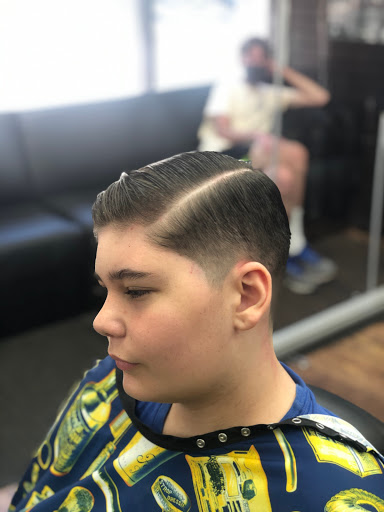 Barber Shop «Avenue Barbershop», reviews and photos, 68-32 Myrtle Ave, Glendale, NY 11385, USA