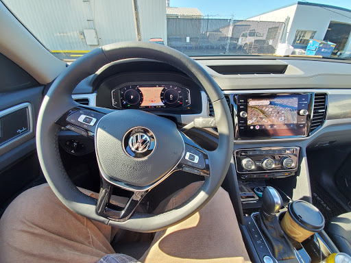 Volkswagen Dealer «Pignataro Volkswagen», reviews and photos, 10633 Evergreen Way, Everett, WA 98204, USA