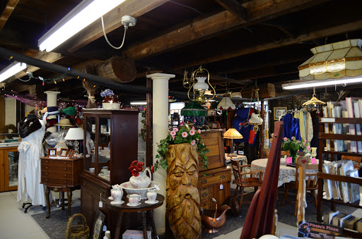 Merry Macs Antiques