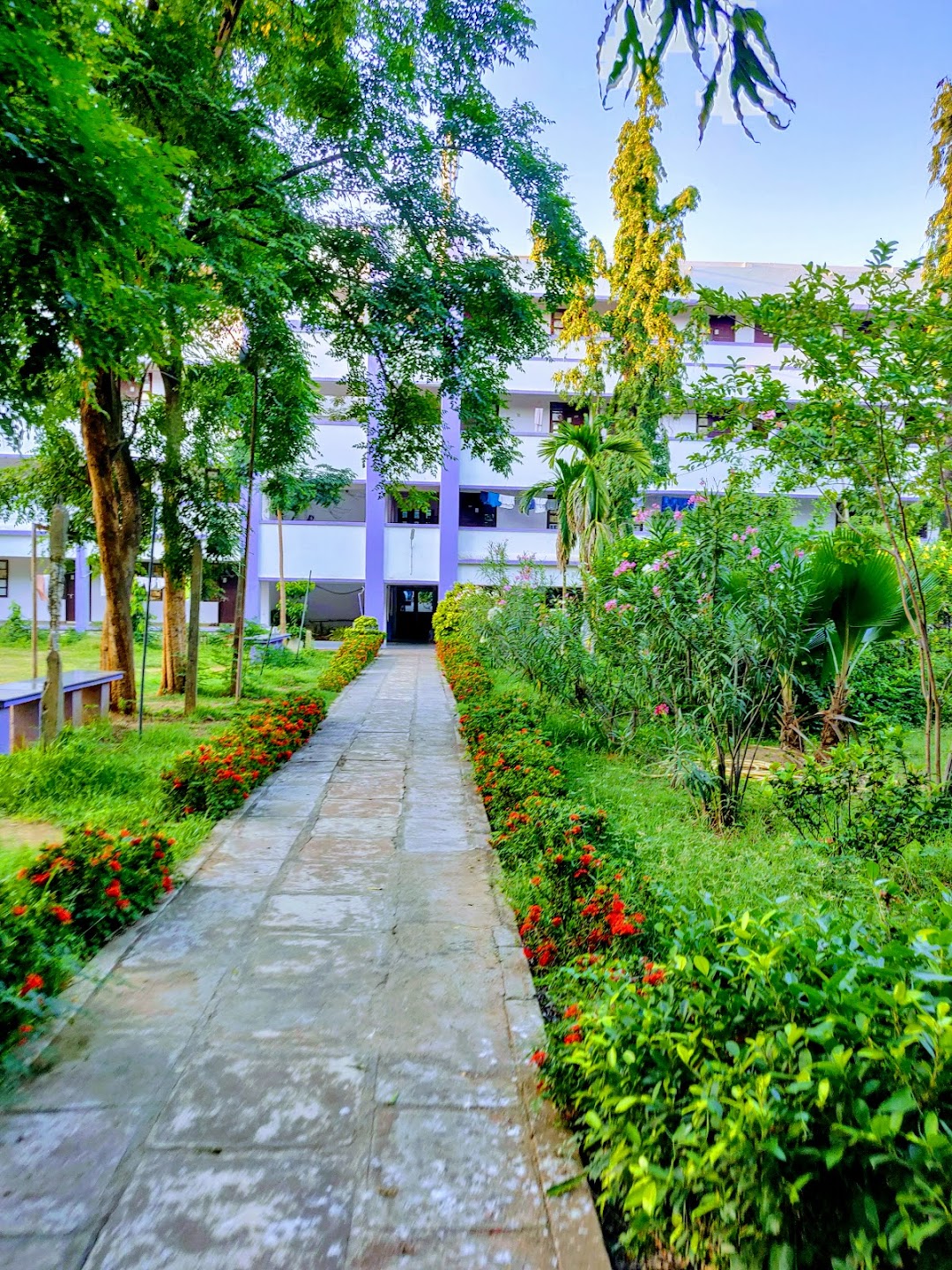 Tapti Hostel