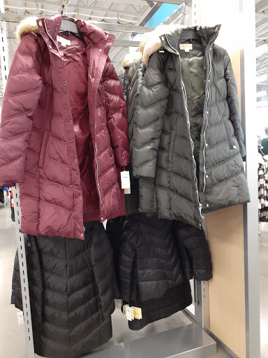 Department Store «Nordstrom Rack Lakewood Center», reviews and photos, 4651 Silva St, Lakewood, CA 90712, USA