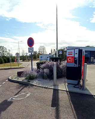 AVIA Thevenin Ducrot Charging Station à Magny-Cours