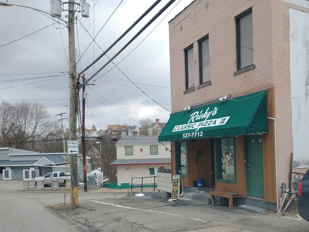 Ricky's Classic Pizza 15644