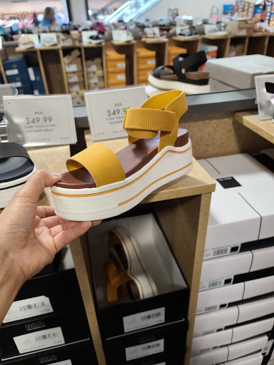 Shoe Store «DSW Designer Shoe Warehouse», reviews and photos, 60 NJ-17, Paramus, NJ 07652, USA