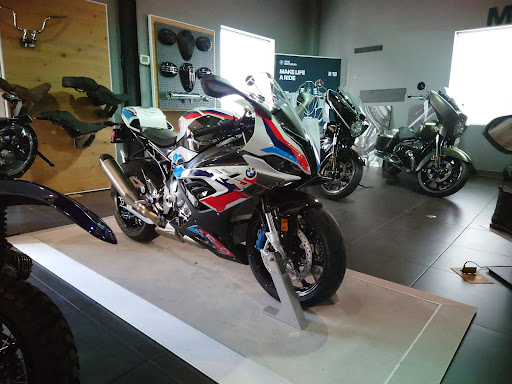BMW Motorcycle Dealer «BMW Motorcycles of Austin», reviews and photos, 11405 N Interstate Hwy 35, Austin, TX 78753, USA