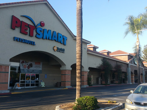 Pet Supply Store «PetSmart», reviews and photos, 745 W Huntington Dr, Monrovia, CA 91016, USA