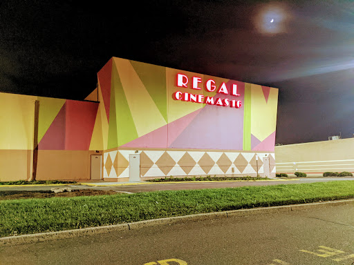 Movie Theater «Regal Cinemas Hadley Theatre 16», reviews and photos, 1000 Corporate Ct, South Plainfield, NJ 07080, USA