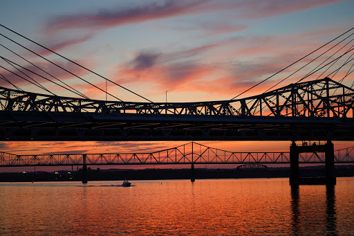 Park «Louisville Waterfront Park (Great Lawn, Harbor Lawn, Festival Plaza)», reviews and photos, 231 Witherspoon St, Louisville, KY 40202, USA