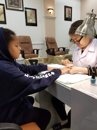 Shopping Mall «Blue Ridge Mall», reviews and photos, 1800 Four Seasons Blvd # 5, Hendersonville, NC 28792, USA