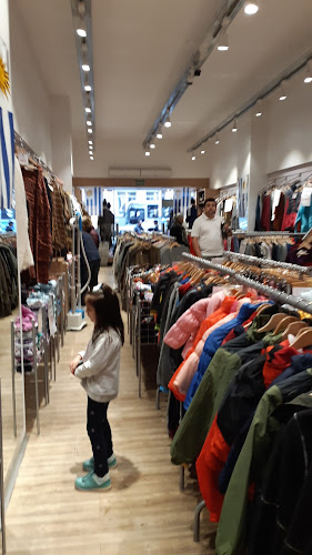 Opiniones de LIGHTNING BOLT en Montevideo - Tienda de ropa