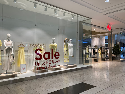 Clothing Store «H&M», reviews and photos, 6600 Topanga Canyon Blvd # 45, Canoga Park, CA 91303, USA